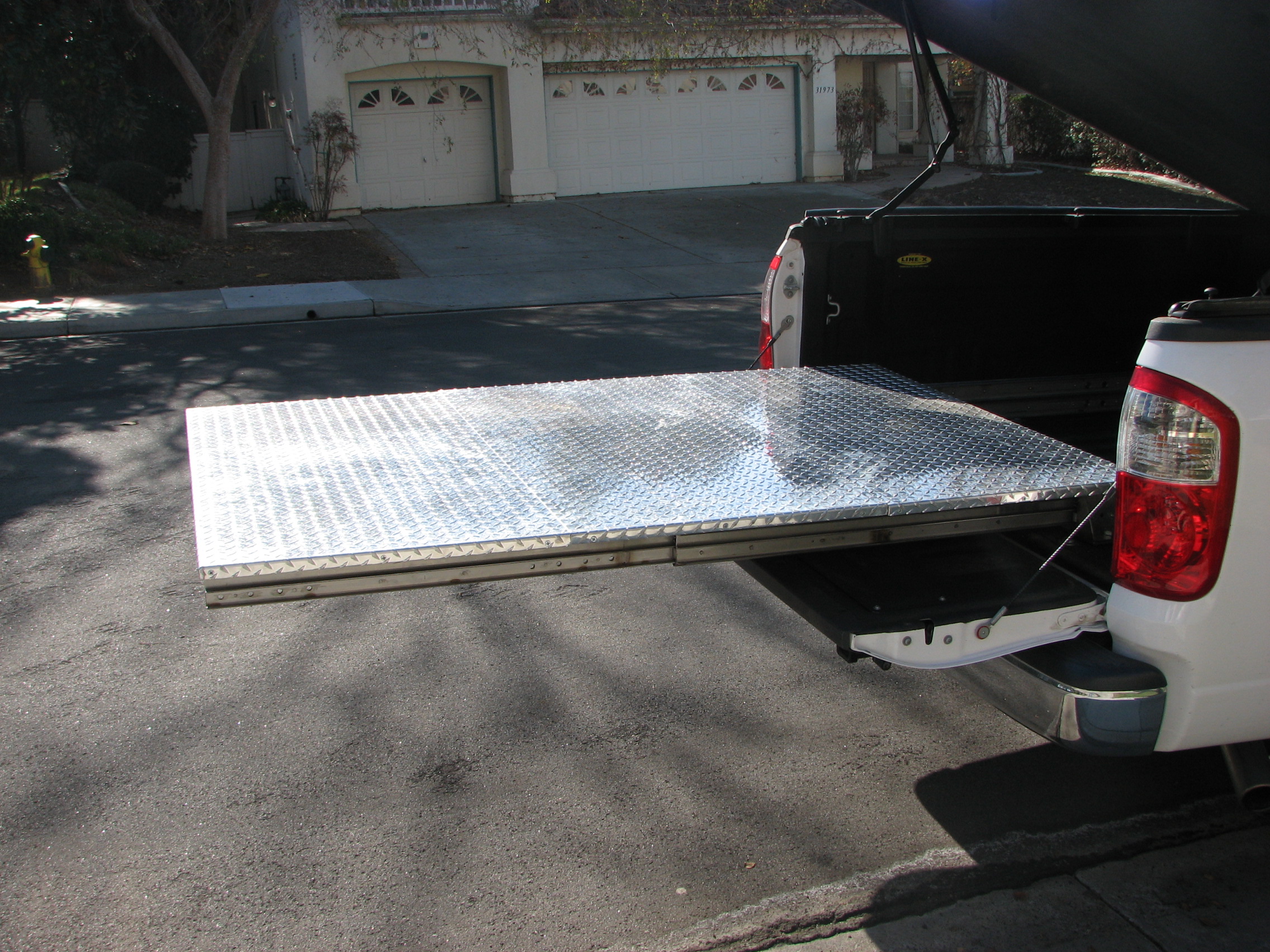 Truck Bed Slide for Pickup Truck